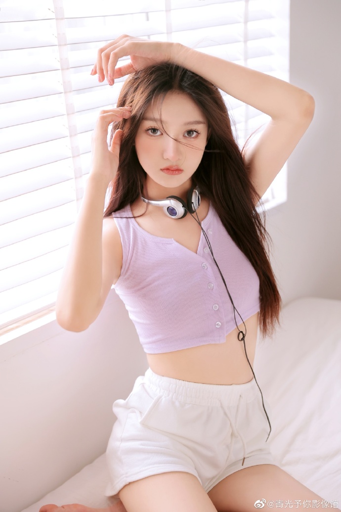 鬓边不是海棠红 封面