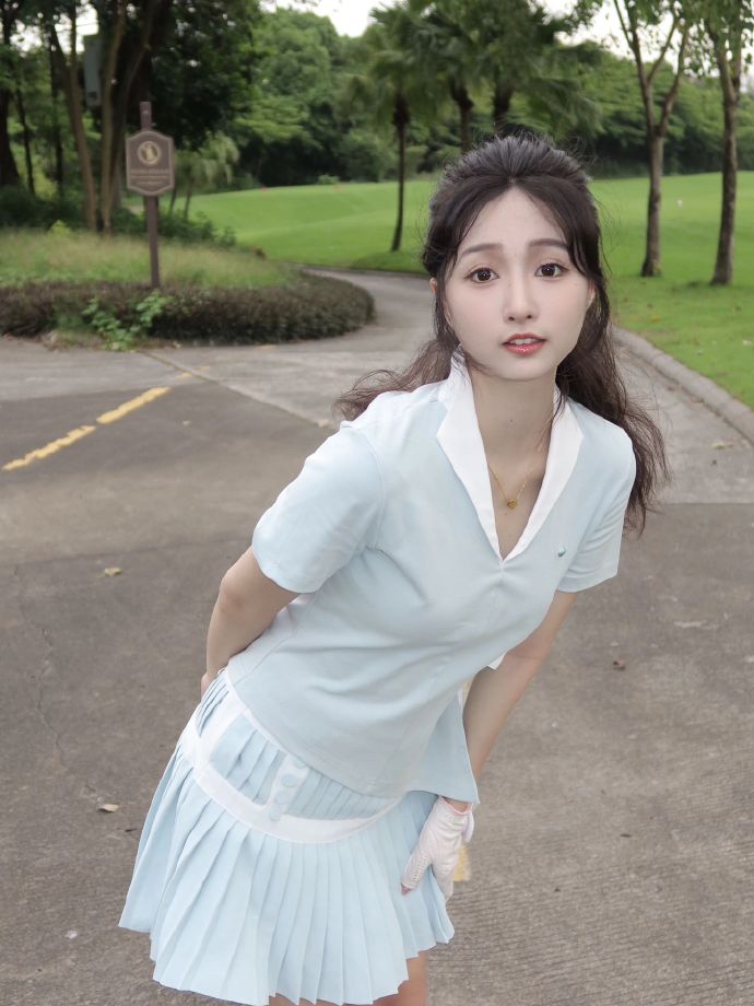 显微镜下的大明 封面